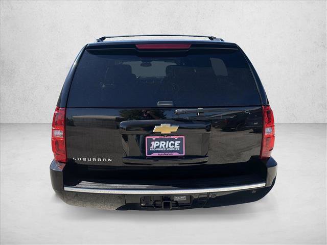 Used 2014 Chevrolet Suburban LTZ RWD image 4