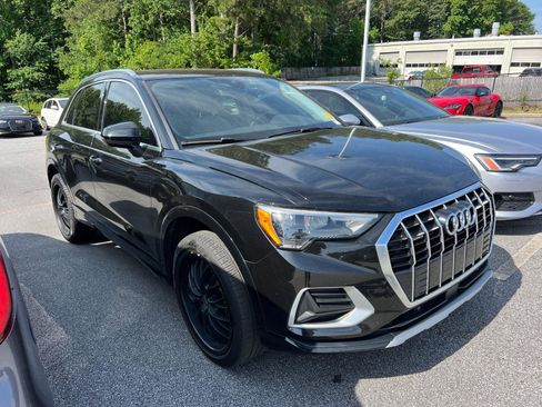 Used 2019 Audi Q3 2.0T Premium AWD/4WD image 3