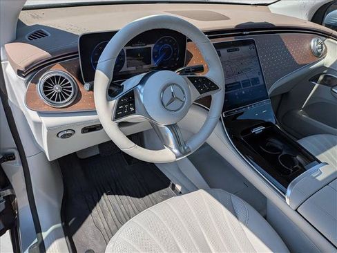 Used 2023 Mercedes-Benz EQE 500 4MATIC SUV image 9