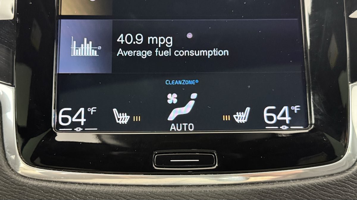 Used 2018 Volvo XC90 T6 Momentum w/ Convenience Package AWD/4WD image 30