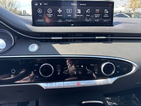 Used 2025 Genesis GV70 2.5T w/ Select Package image 25