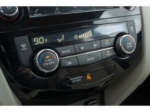 Used 2020 Nissan Rogue Sport SV image 22