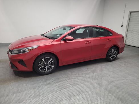 Used 2023 Kia Forte LXS FWD image 2