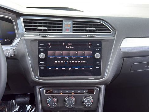 Used 2024 Volkswagen Tiguan S image 17