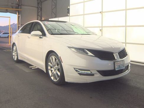 Used 2016 Lincoln MKZ w/ Equipment Group 300A Reserve FWD image 2