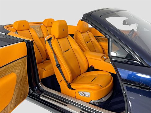 Used 2021 Rolls-Royce Dawn RWD image 29
