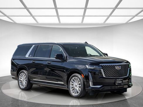 Used 2023 Cadillac Escalade ESV Premium Luxury w/ Performance Package image 5