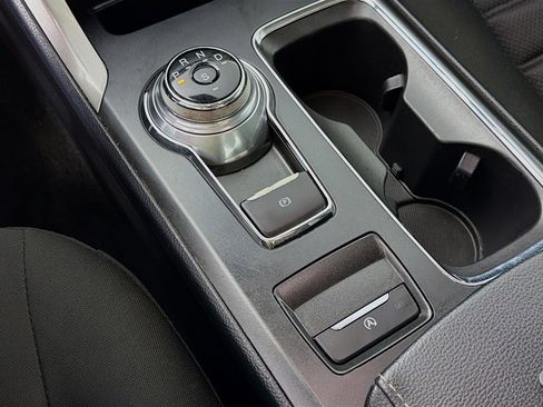 Used 2019 Ford Fusion SE image 18