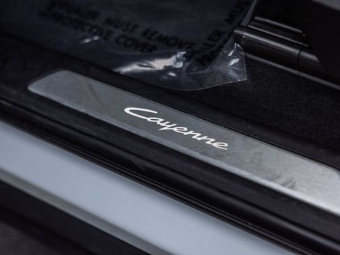 Certified 2024 Porsche Cayenne AWD/4WD image 26