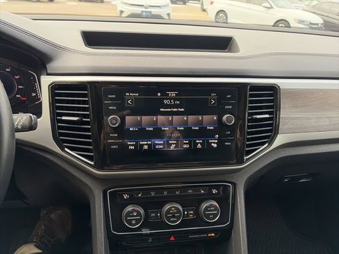 Certified 2023 Volkswagen Atlas Cross Sport SE w/ Panoramic Sunroof Package image 19