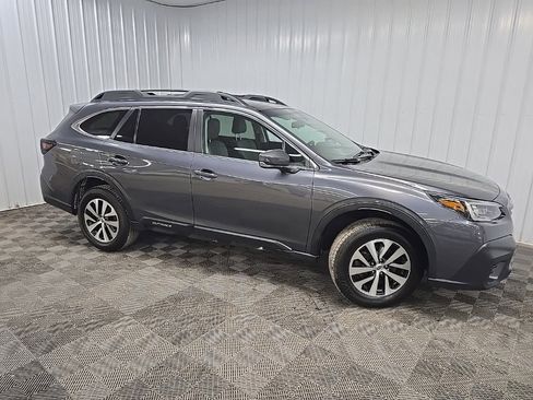 Used 2022 Subaru Outback Premium image 1