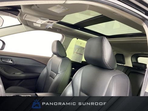 Used 2023 Nissan Rogue SV w/ SV Premium B Package AWD/4WD image 2