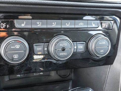 Used 2024 Volkswagen Taos SE image 24