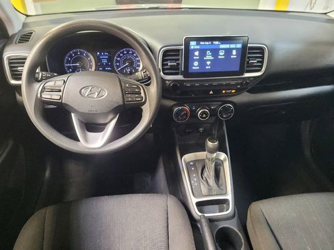Used 2021 Hyundai Venue SE FWD image 22