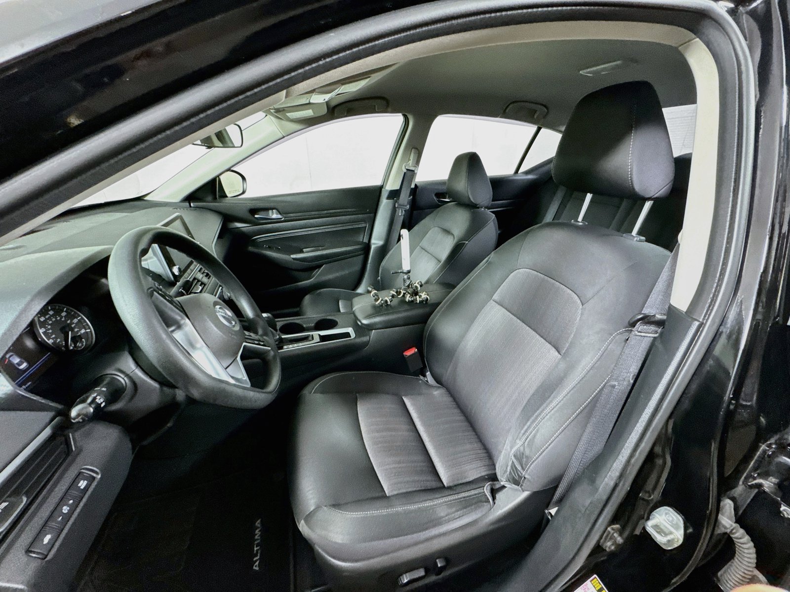 Used 2019 Nissan Altima 2.5 S FWD image 17
