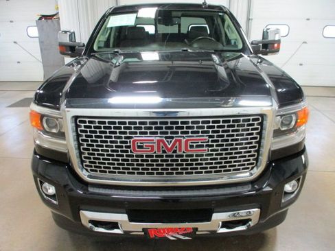 Used 2015 GMC Sierra 2500 Denali w/ Duramax Plus Package image 2