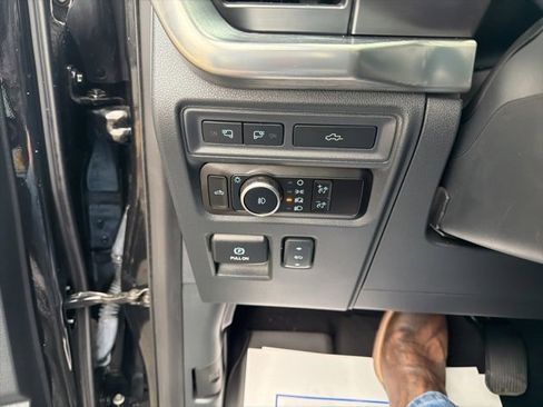 Used 2023 Ford F150 Lariat w/ Equipment Group 502A High image 34