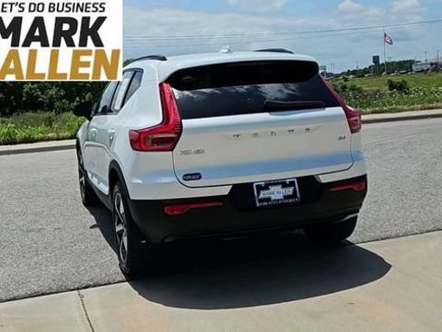 Used 2023 Volvo XC40 B4 Ultimate FWD image 7