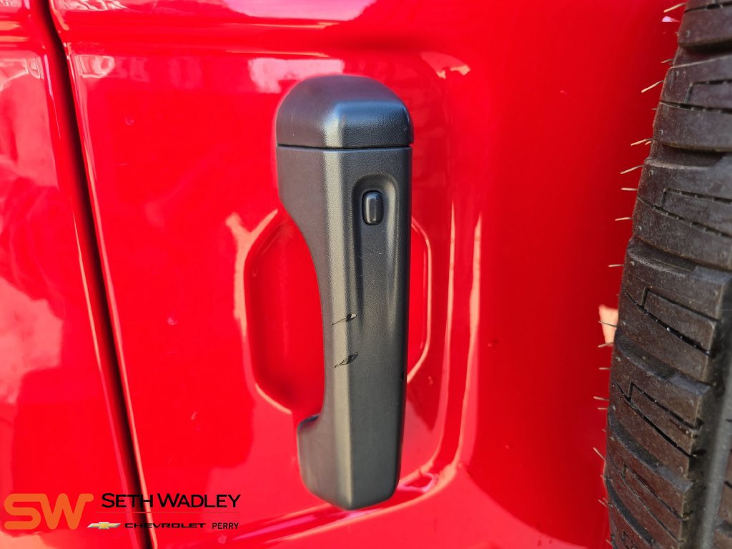 Used 2022 Jeep Wrangler Unlimited Sahara w/ Cold Weather Group AWD/4WD image 13