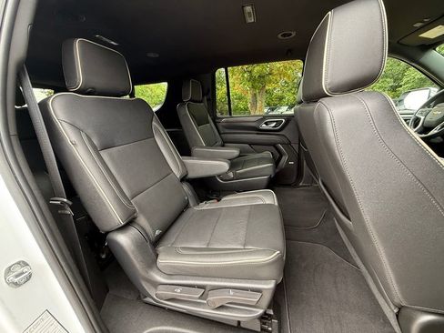 Used 2023 Chevrolet Suburban Premier RWD image 38