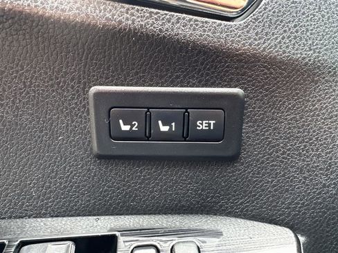 Used 2016 Toyota RAV4 Limited image 23