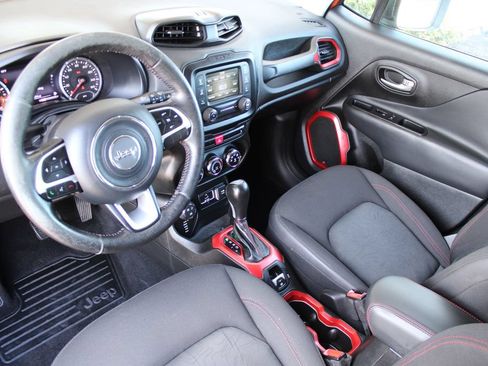 Used 2015 Jeep Renegade Trailhawk w/ Safety & Security Group I AWD/4WD image 2