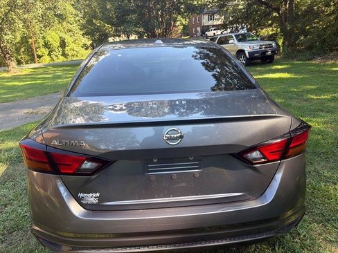 Used 2019 Nissan Altima 2.5 S FWD image 9