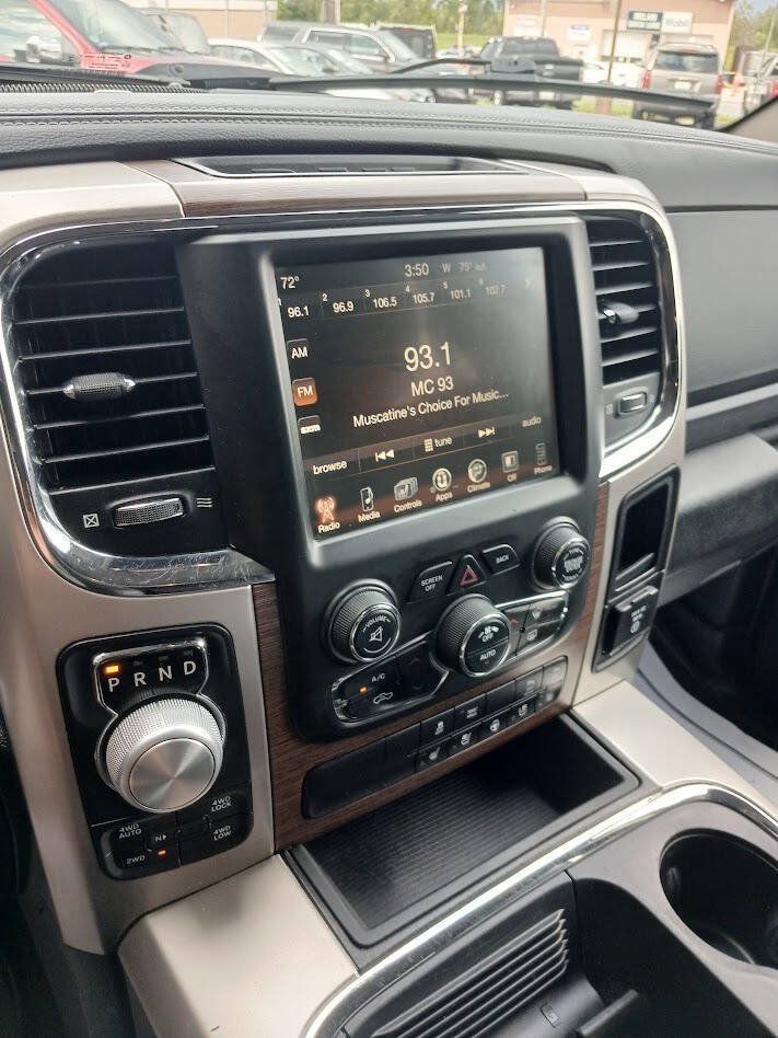 Used 2017 RAM 1500 Laramie w/ Convenience Group AWD/4WD image 16