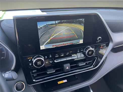 Certified 2025 Toyota Highlander Limited image 22