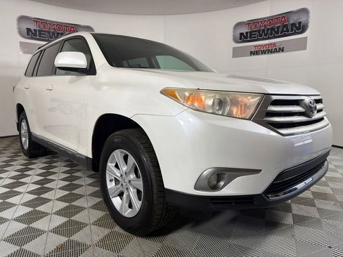 Used 2013 Toyota Highlander Plus image 1