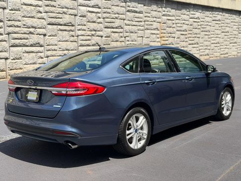 Used 2018 Ford Fusion SE w/ Fusion SE Technology Package FWD image 7