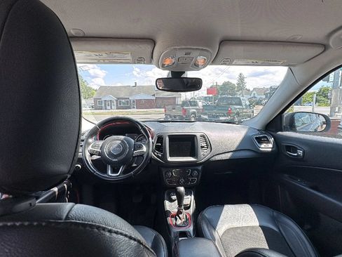 Used 2020 Jeep Compass Trailhawk AWD/4WD image 15