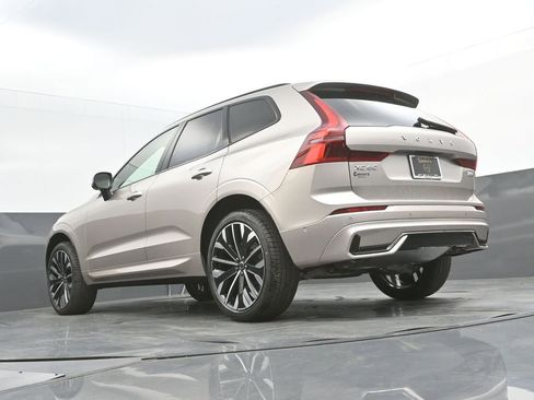 New 2026 Volvo XC60 B5 Ultra w/ Protection Package Premier AWD/4WD image 32