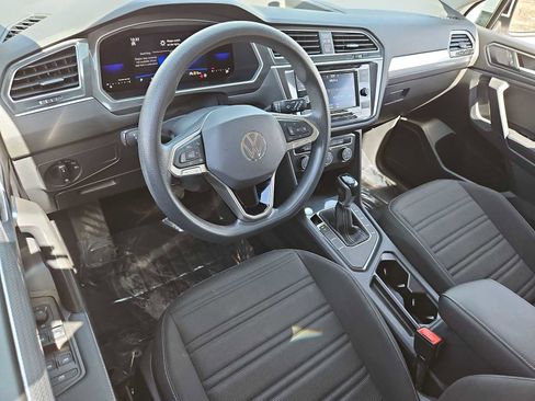 Used 2022 Volkswagen Tiguan S image 10