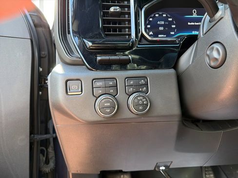 Used 2022 Chevrolet Silverado 1500 ZR2 w/ Technology Package image 13