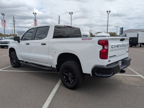 Used 2024 Chevrolet Silverado 1500 Custom Trail Boss w/ LPO, Dark Essentials Package image 6