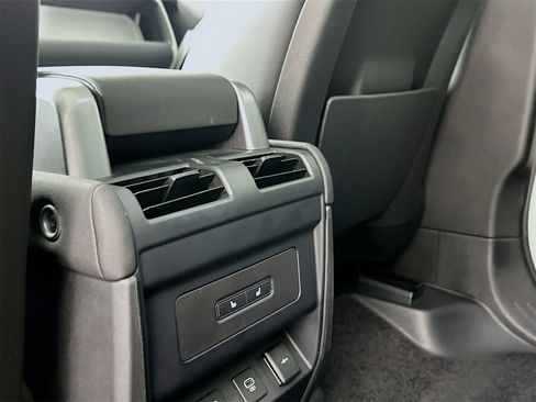 Used 2021 Land Rover Defender 110 S image 27