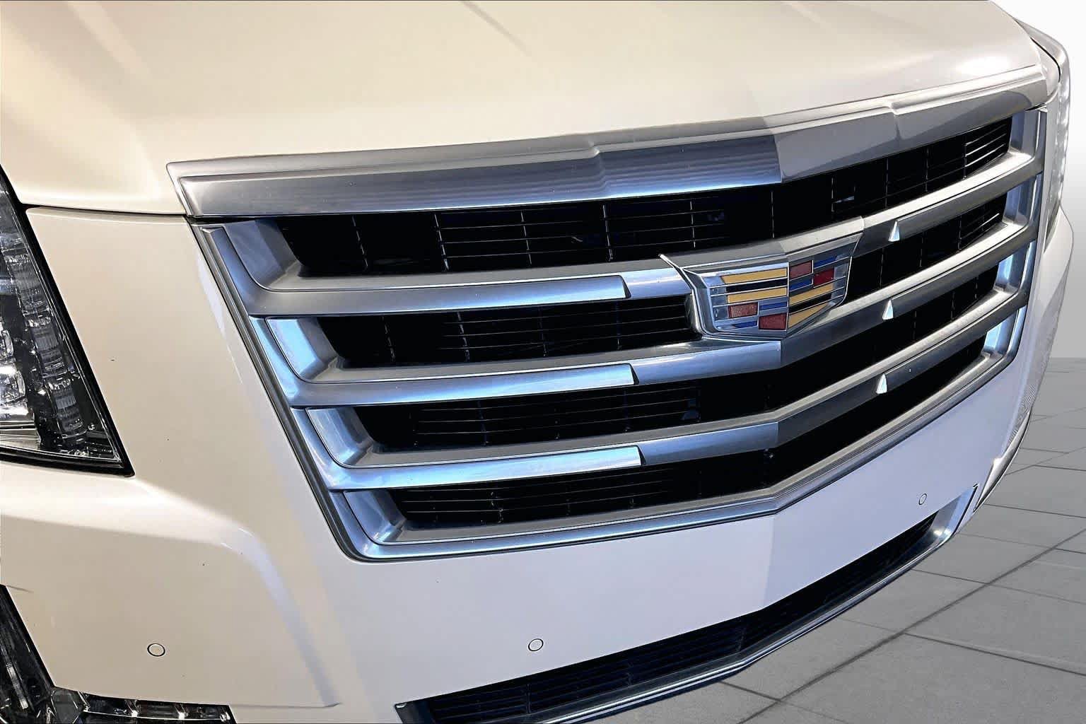 Used 2015 Cadillac Escalade ESV 2WD image 28