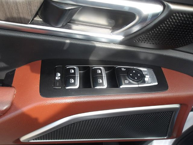 Used 2024 Kia Telluride EX w/ EX Captain's Chair Package AWD/4WD image 17