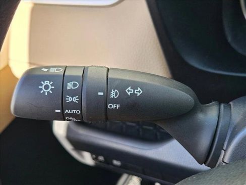 Used 2020 Toyota RAV4 XLE w/ Convenience Package FWD image 15