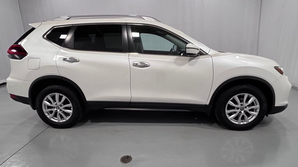 Used 2018 Nissan Rogue SV AWD/4WD image 4