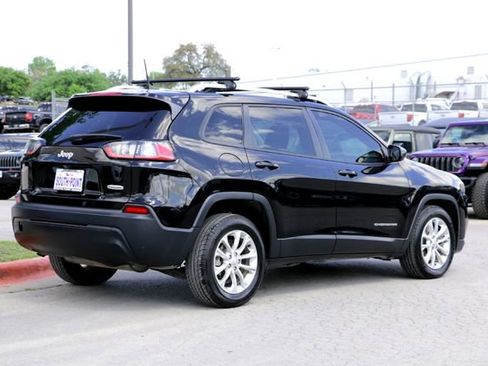 Used 2020 Jeep Cherokee Latitude FWD image 5