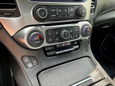Used 2016 Chevrolet Suburban LTZ AWD/4WD image 15