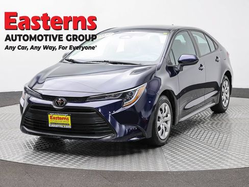 Used 2024 Toyota Corolla LE FWD image 1