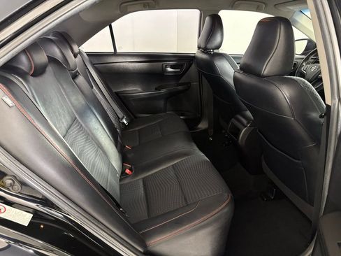 Used 2015 Toyota Camry SE FWD image 38