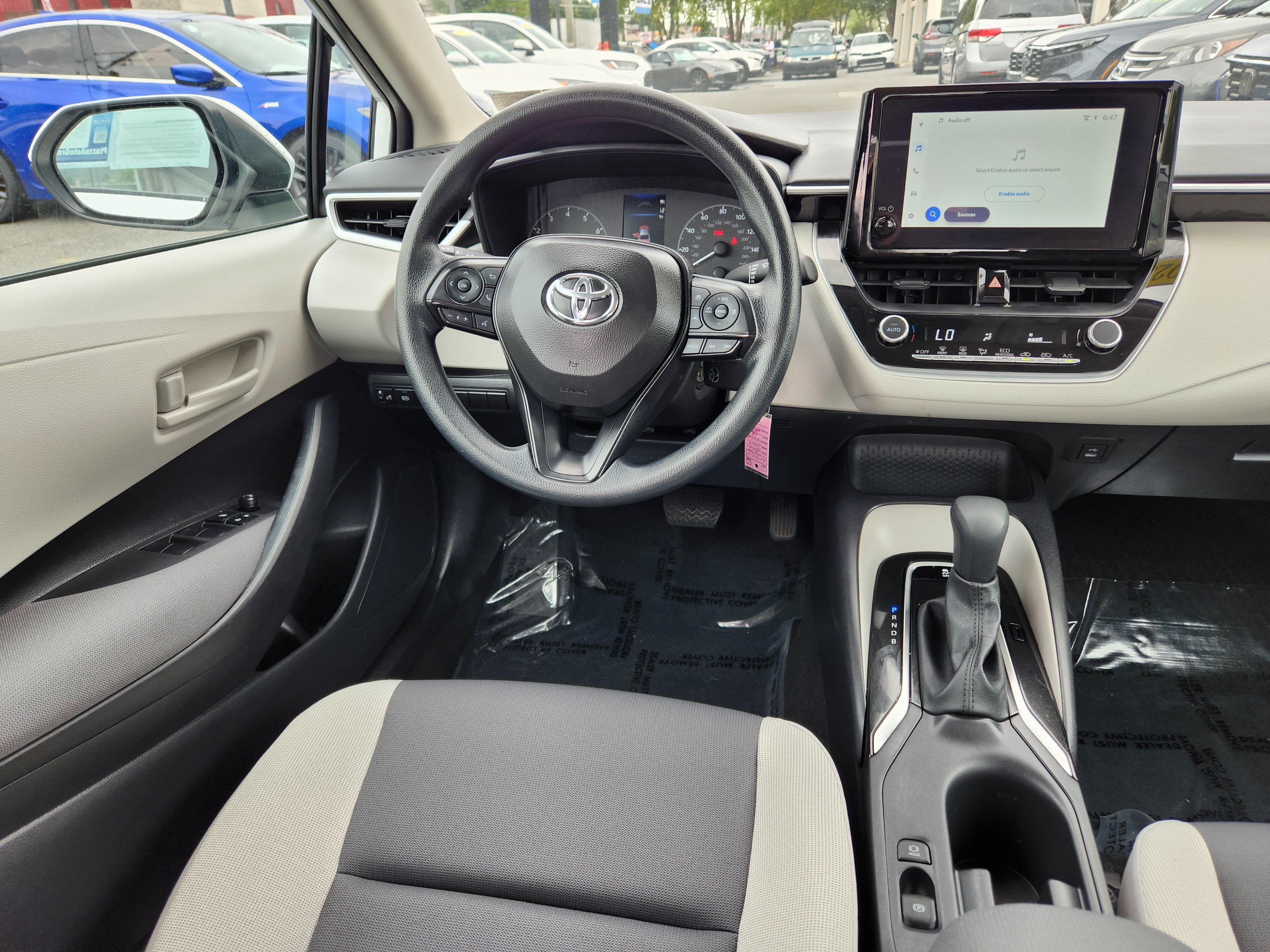Used 2025 Toyota Corolla LE FWD image 12