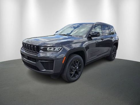 New 2026 Jeep Grand Cherokee Altitude AWD/4WD image 2