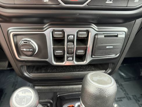 Used 2023 Jeep Wrangler Unlimited w/ Cold Weather Group AWD/4WD image 26
