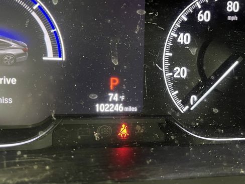 Used 2019 Honda Accord Hybrid image 9