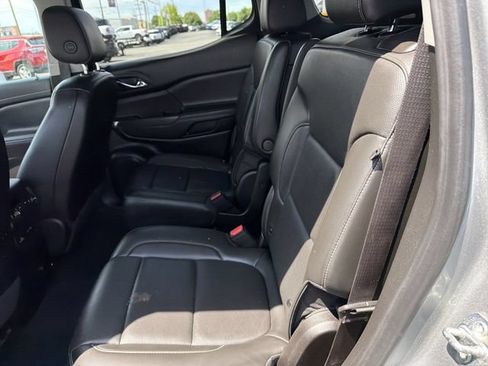 Used 2023 GMC Acadia SLT AWD/4WD image 13